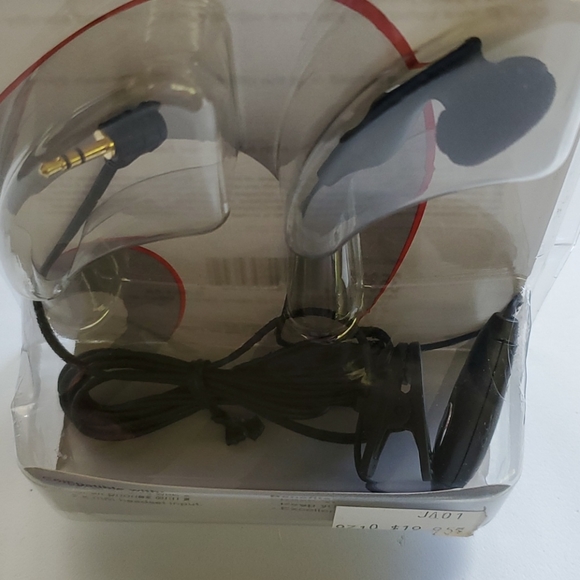 NWT Mono Earbud Headset - Picture 2 of 3